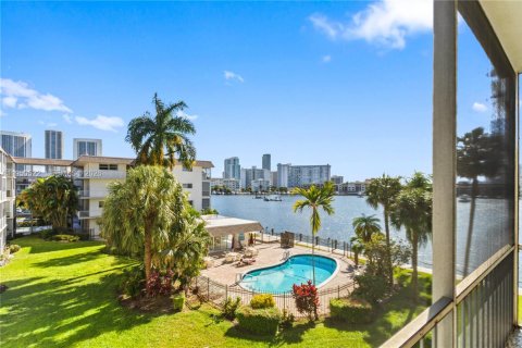 Снять в аренду кондоминиум в Халландейл-Бич, Флорида 2 спальни, 104.05м2, № 2005959 - фото 29