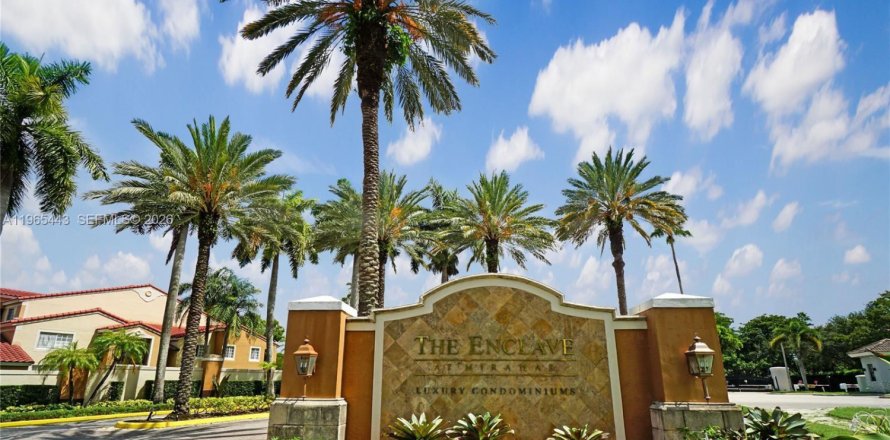 Condominio en Miramar, Florida, 2 dormitorios № 2027058