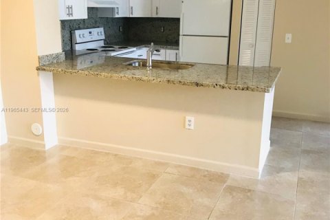 Condominio en alquiler en Miramar, Florida, 2 dormitorios, 89.74 m2 № 2027058 - foto 15