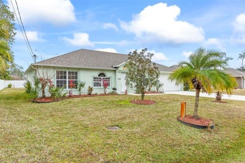 House in Palm Coast, Florida 4 bedrooms, 207.82 sq.m. № 1528425 - photo 5