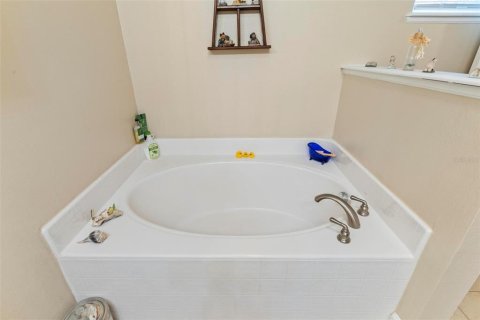 House in Palm Coast, Florida 4 bedrooms, 207.82 sq.m. № 1528425 - photo 19
