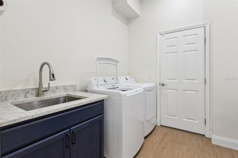 Casa en venta en Lakeland, Florida, 3 dormitorios, 234.95 m2 № 2387311 - foto 19