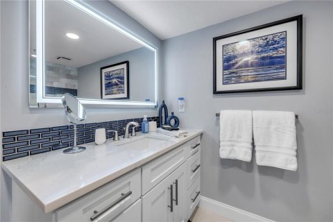 Condo in New Smyrna Beach, Florida, 2 bedrooms  № 1816859 - photo 26