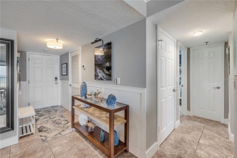 Condo in New Smyrna Beach, Florida, 2 bedrooms  № 1816859 - photo 6
