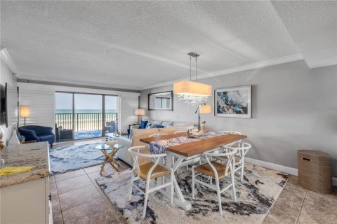 Condo in New Smyrna Beach, Florida, 2 bedrooms  № 1816859 - photo 12