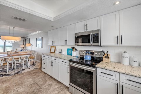 Condo in New Smyrna Beach, Florida, 2 bedrooms  № 1816859 - photo 11