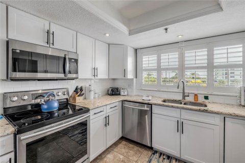 Condo in New Smyrna Beach, Florida, 2 bedrooms  № 1816859 - photo 9