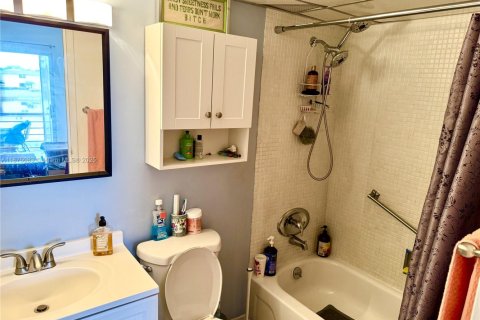 Condominio en venta en Delray Beach, Florida, 1 dormitorio, 66.89 m2 № 1926314 - foto 17