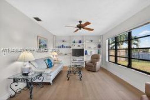 Villa ou maison à vendre à Cooper City, Floride: 3 chambres, 181.07 m2 № 2004586 - photo 24