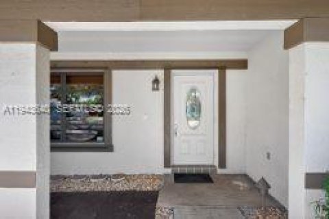 Villa ou maison à vendre à Cooper City, Floride: 3 chambres, 181.07 m2 № 2004586 - photo 2