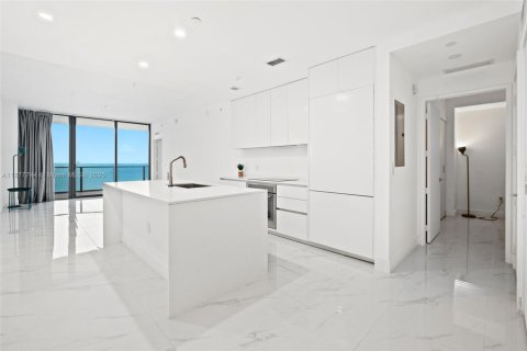 Condo in Miami, Florida, 1 bedroom  № 1896041 - photo 8