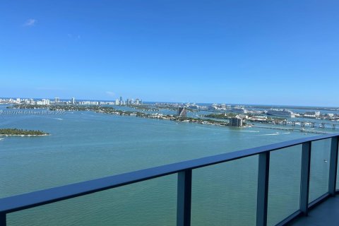 Condo in Miami, Florida, 1 bedroom  № 1896041 - photo 4