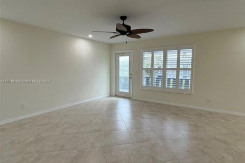 Condo in Stuart, Florida, 2 bedrooms  № 1871424 - photo 23