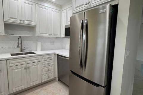 Condo in Stuart, Florida, 2 bedrooms  № 1871424 - photo 10