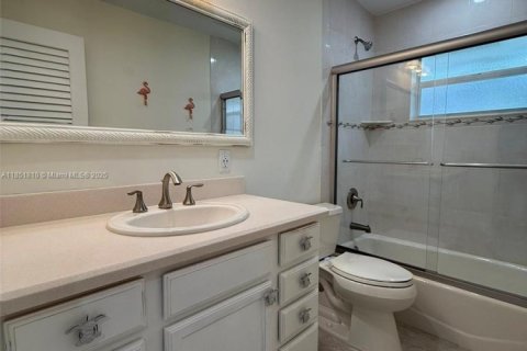 Condo in Stuart, Florida, 2 bedrooms  № 1871424 - photo 24