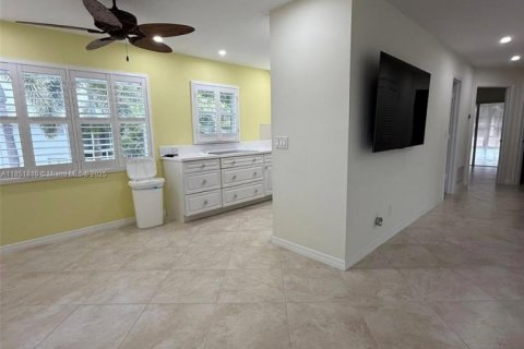 Condo in Stuart, Florida, 2 bedrooms  № 1871424 - photo 8