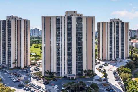Copropriété à vendre à Aventura, Floride: 2 chambres, 121.98 m2 № 2410756 - photo 25