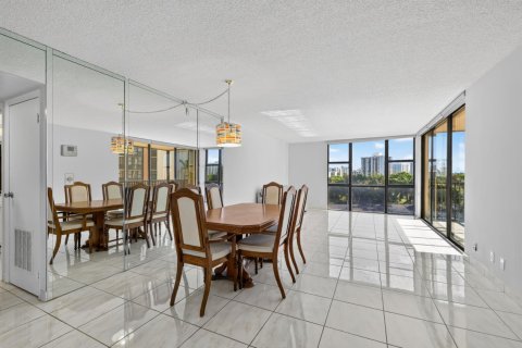 Copropriété à vendre à Aventura, Floride: 2 chambres, 121.98 m2 № 2410756 - photo 19