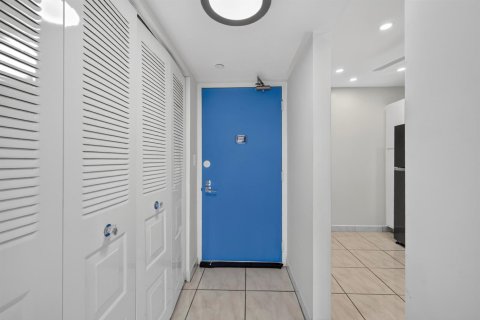Copropriété à vendre à Aventura, Floride: 2 chambres, 121.98 m2 № 2410756 - photo 18