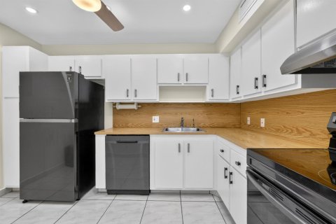 Copropriété à vendre à Aventura, Floride: 2 chambres, 121.98 m2 № 2410756 - photo 15