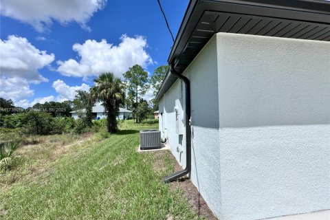 Villa ou maison à vendre à Lehigh Acres, Floride: 3 chambres, 110.37 m2 № 1703842 - photo 24