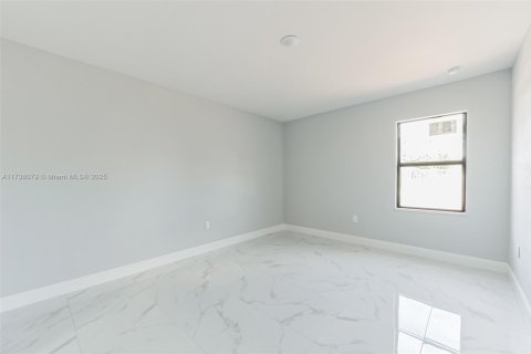 Casa en venta en Lehigh Acres, Florida, 3 dormitorios, 110.37 m2 № 1703842 - foto 13