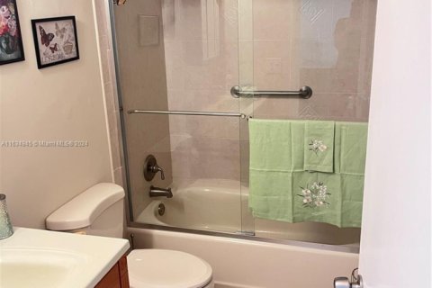 Condo in Margate, Florida, 2 bedrooms  № 1921028 - photo 15
