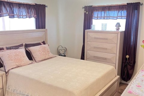 Condo in Margate, Florida, 2 bedrooms  № 1921028 - photo 5