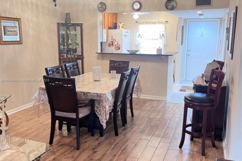 Condo in Margate, Florida, 2 bedrooms  № 1921028 - photo 4