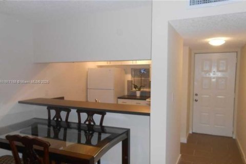 Condo in Miramar, Florida, 2 bedrooms  № 1972280 - photo 6