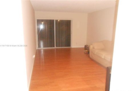 Condo in Miramar, Florida, 2 bedrooms  № 1972280 - photo 8