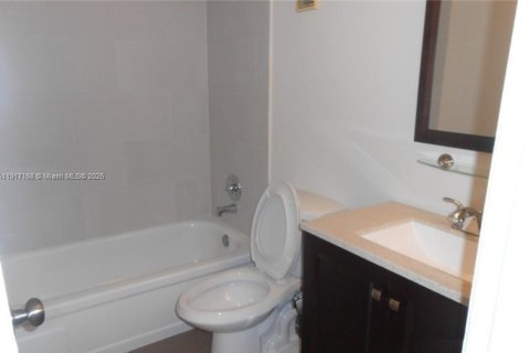 Condo in Miramar, Florida, 2 bedrooms  № 1972280 - photo 10