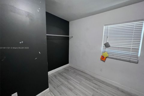 Villa ou maison à louer à Lake Worth, Floride: 2 chambres, 135.27 m2 № 1959849 - photo 10