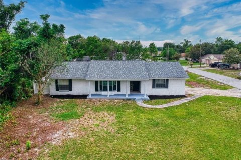 House in Deltona, Florida 4 bedrooms, 178.65 sq.m. № 2352371