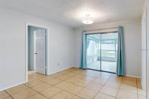 Casa en venta en Deltona, Florida, 4 dormitorios, 178.65 m2 № 2352371 - foto 7
