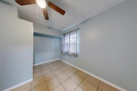Casa en venta en Deltona, Florida, 4 dormitorios, 178.65 m2 № 2352371 - foto 23