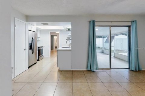 Casa en venta en Deltona, Florida, 4 dormitorios, 178.65 m2 № 2352371 - foto 15