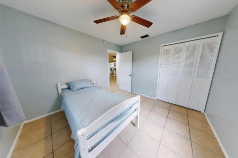 Casa en venta en Deltona, Florida, 4 dormitorios, 178.65 m2 № 2352371 - foto 28
