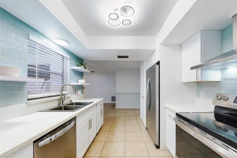 Casa en venta en Deltona, Florida, 4 dormitorios, 178.65 m2 № 2352371 - foto 9