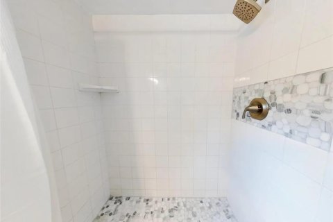 Casa en venta en Deltona, Florida, 4 dormitorios, 178.65 m2 № 2352371 - foto 21