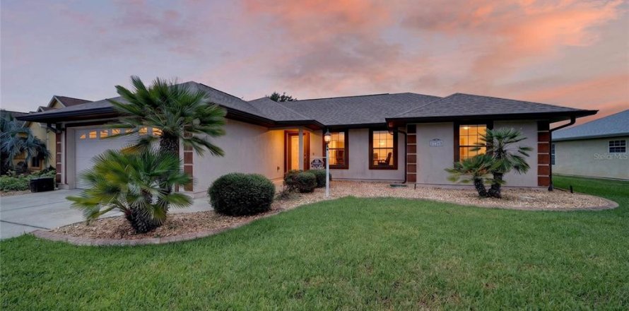 House in Summerfield, Florida 3 bedrooms, 123.56 sq.m. № 2210275