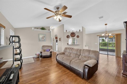 House in Summerfield, Florida 3 bedrooms, 123.56 sq.m. № 2210275 - photo 5