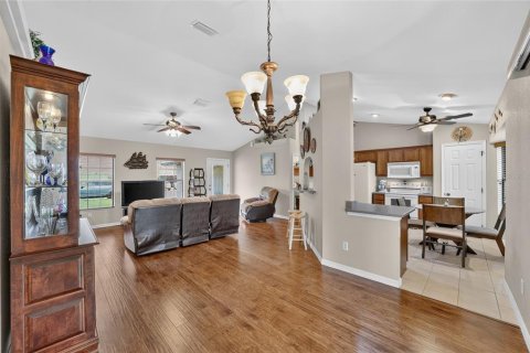 House in Summerfield, Florida 3 bedrooms, 123.56 sq.m. № 2210275 - photo 8