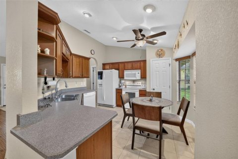 House in Summerfield, Florida 3 bedrooms, 123.56 sq.m. № 2210275 - photo 11
