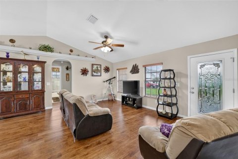 House in Summerfield, Florida 3 bedrooms, 123.56 sq.m. № 2210275 - photo 4