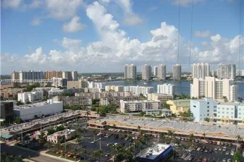 Copropriété à vendre à Sunny Isles Beach, Floride: 1 chambre, 84.91 m2 № 1940019 - photo 2