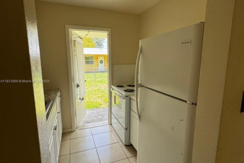 Propiedad comercial en venta en Miami, Florida, 295.89 m2 № 1846204 - foto 9