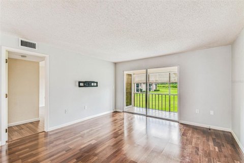 Condo in Oldsmar, Florida, 2 bedrooms  № 1916684 - photo 14