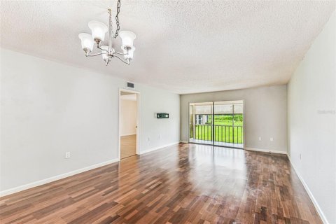 Condo in Oldsmar, Florida, 2 bedrooms  № 1916684 - photo 13