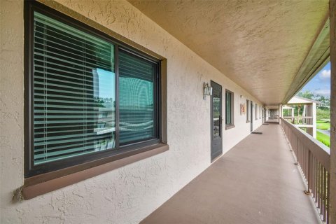 Condo in Oldsmar, Florida, 2 bedrooms  № 1916684 - photo 5
